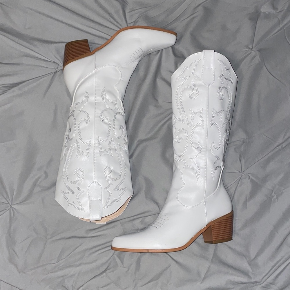 Point Toe Western Cowboy Boots - Picture 4 of 6